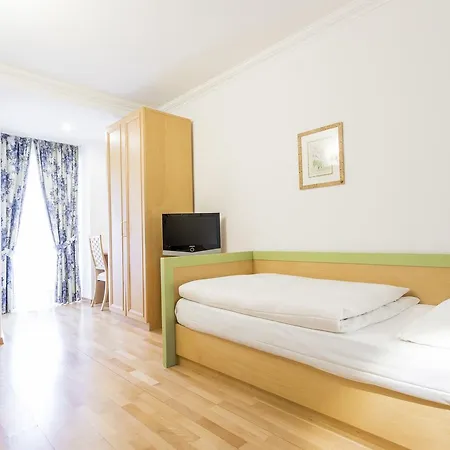 Business Parkhotel Werth מלון 4*